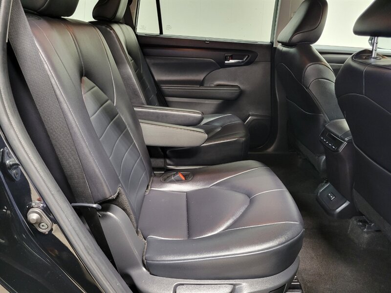 Used 2024 Toyota Highlander XLE AWD/4WD image 58