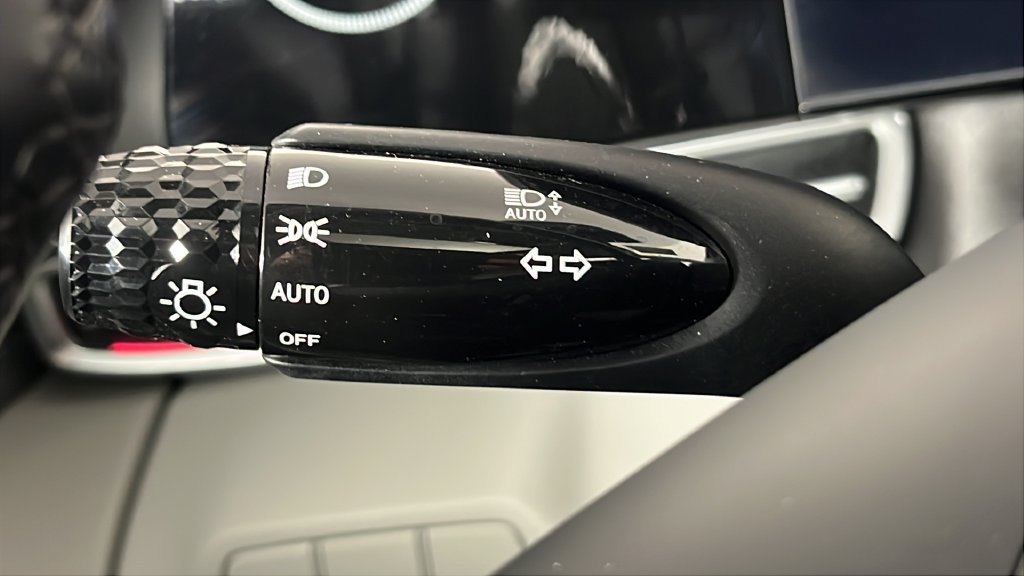 Used 2024 Hyundai Elantra Limited FWD image 44