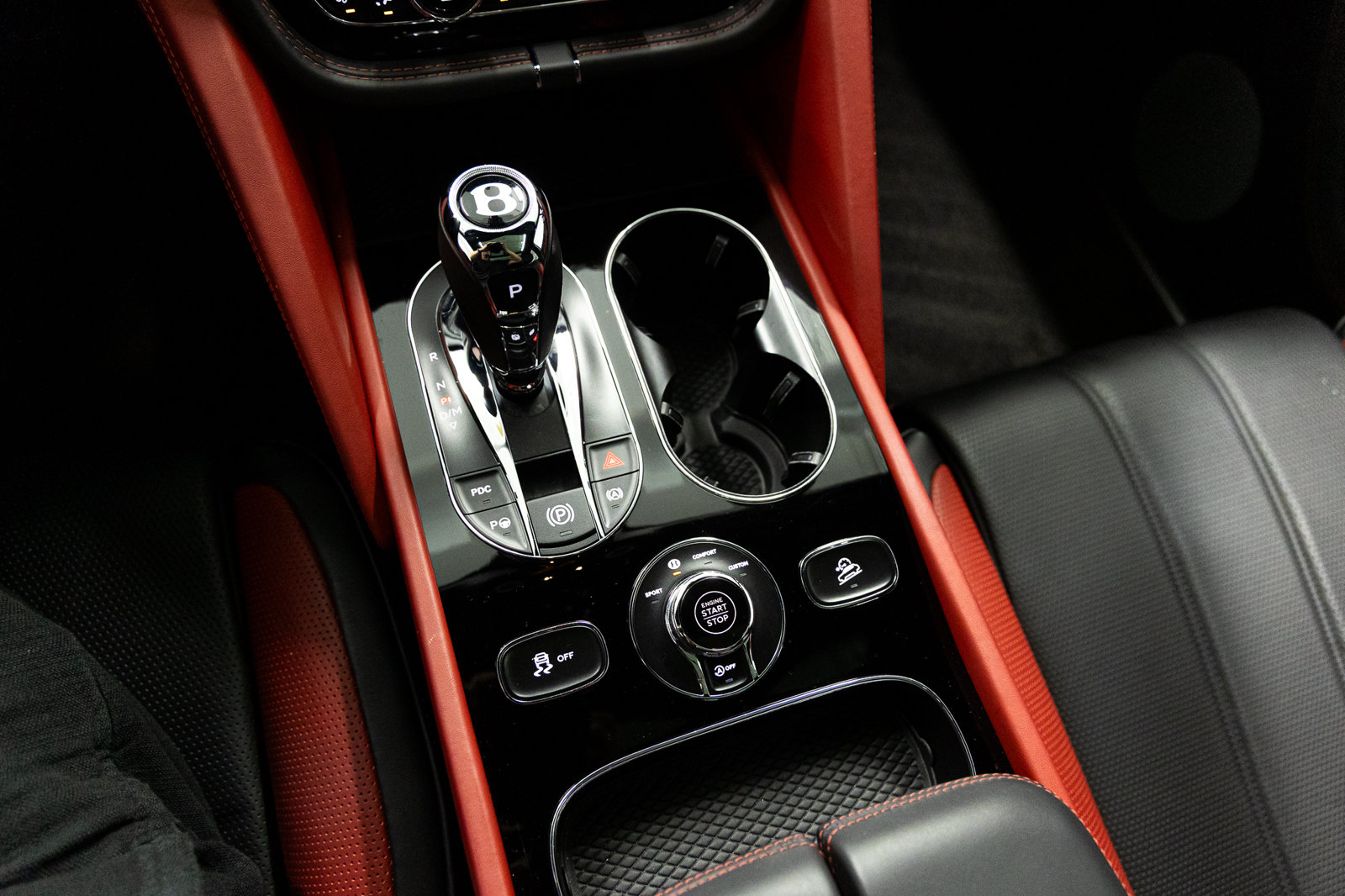 Used 2023 Bentley Bentayga AWD/4WD image 38