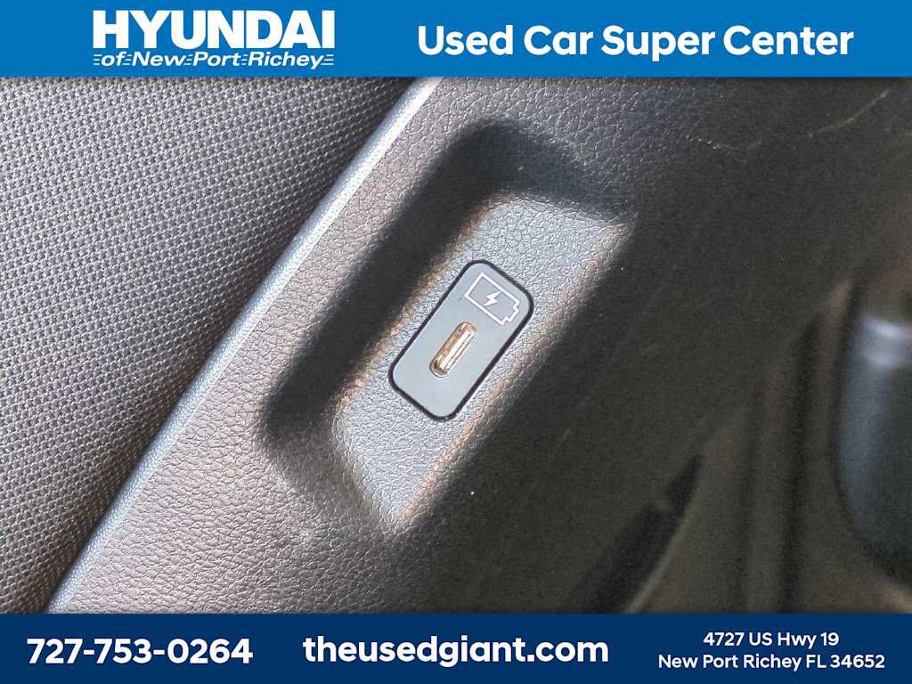 Used 2026 Hyundai Santa Fe SE FWD image 17