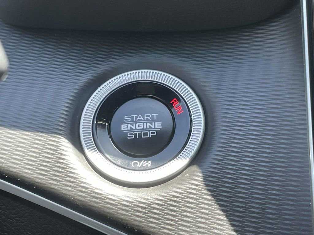 Certified 2025 Jeep Grand Cherokee Laredo w/ Trailer Tow Package image 36