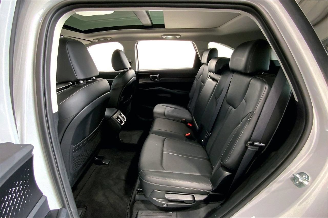Used 2024 Kia Sorento S w/ Panoramic Sunroof Package AWD/4WD image 19
