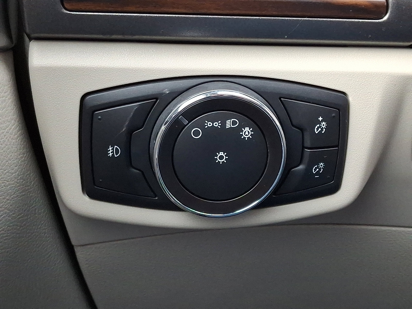 Used 2018 Ford Fusion Energi Platinum image 27