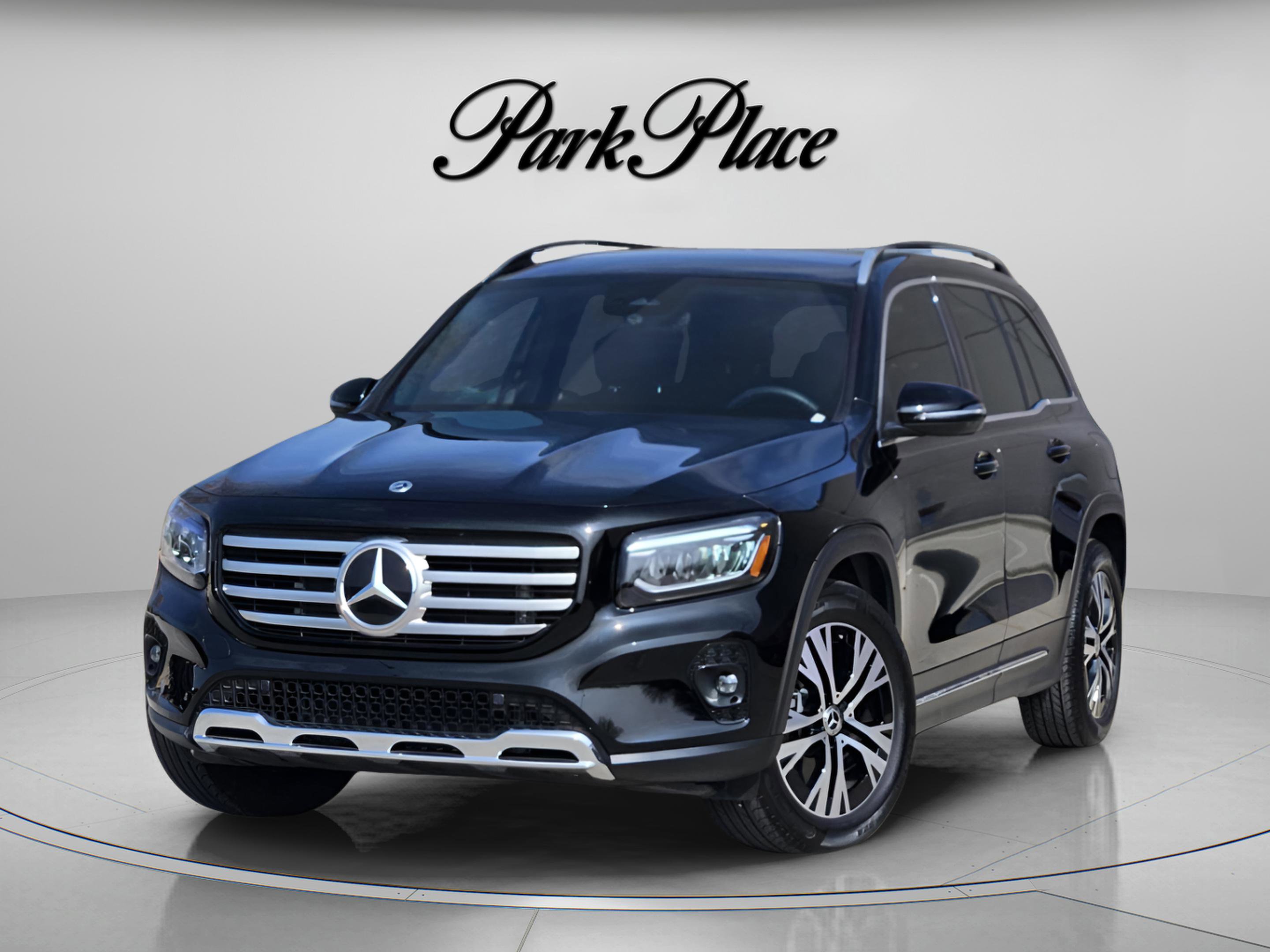 Used 2026 Mercedes-Benz GLB 250 image 1