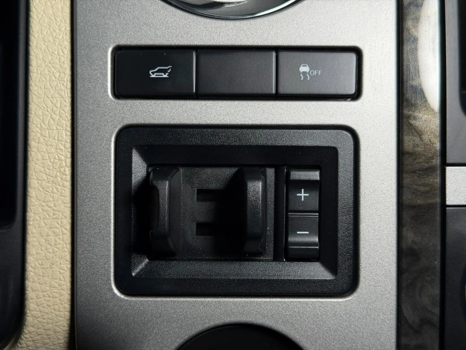 Used 2015 Ford Expedition Limited w/ Equipment Group 301A RWD image 39