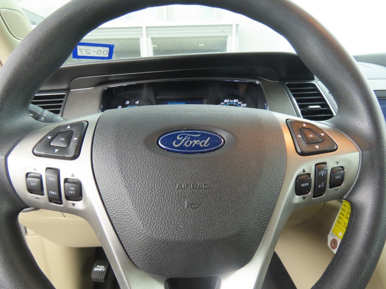 Used 2017 Ford Taurus SE FWD image 26