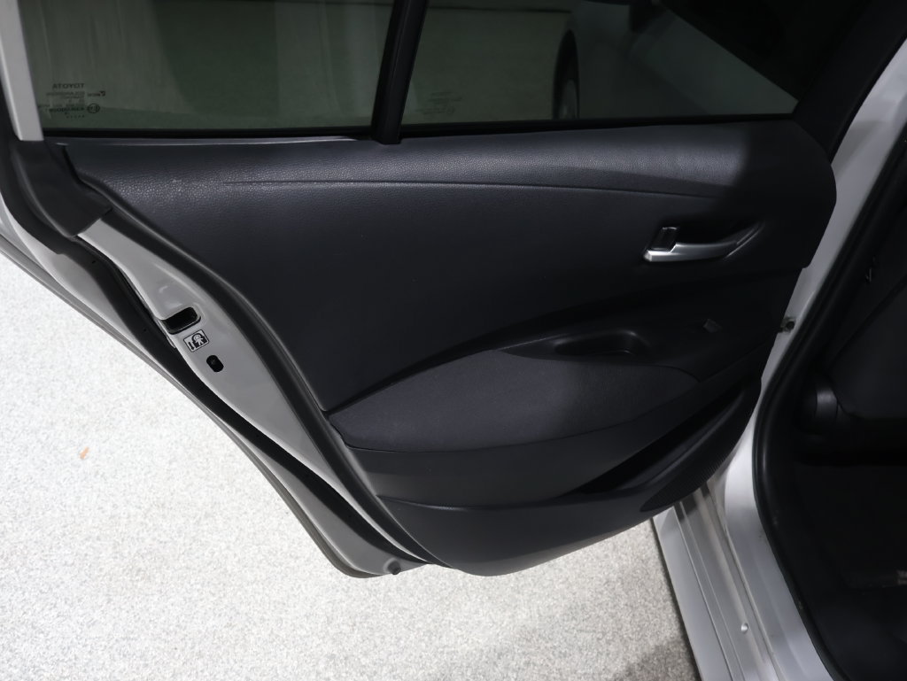 Used 2020 Toyota Corolla LE FWD image 16