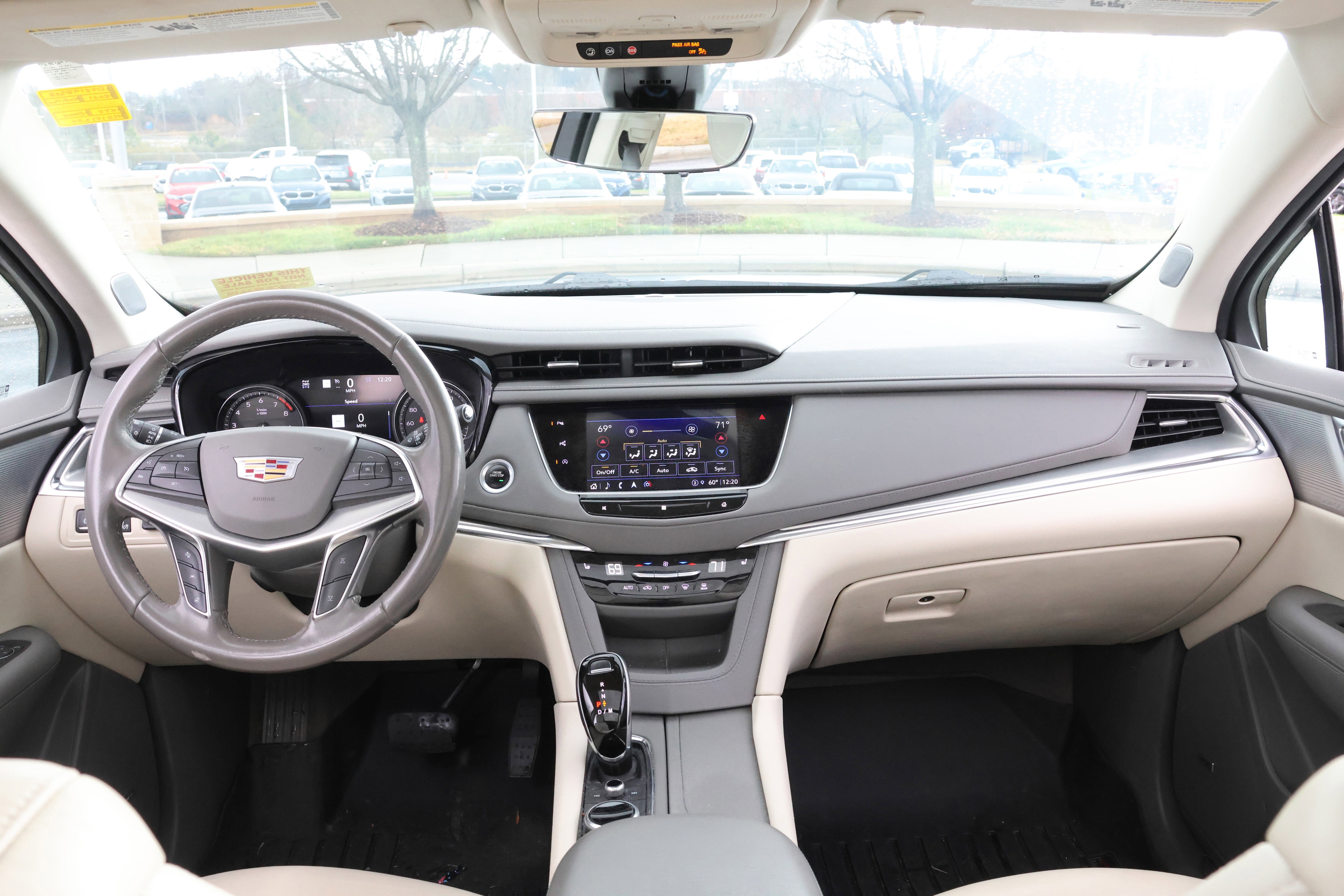 Used 2021 Cadillac XT5 Premium Luxury image 16