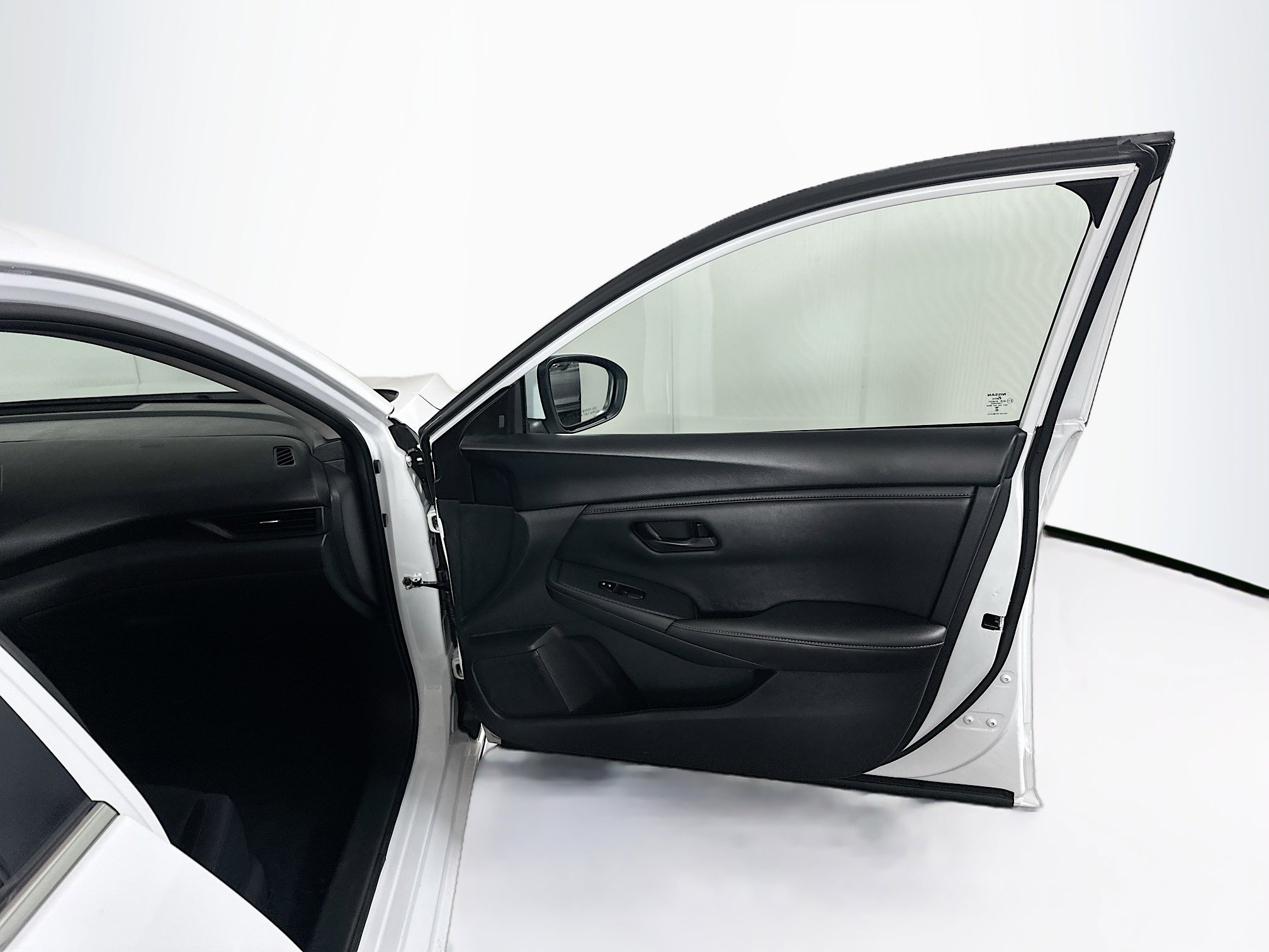 Used 2025 Nissan Sentra S image 30