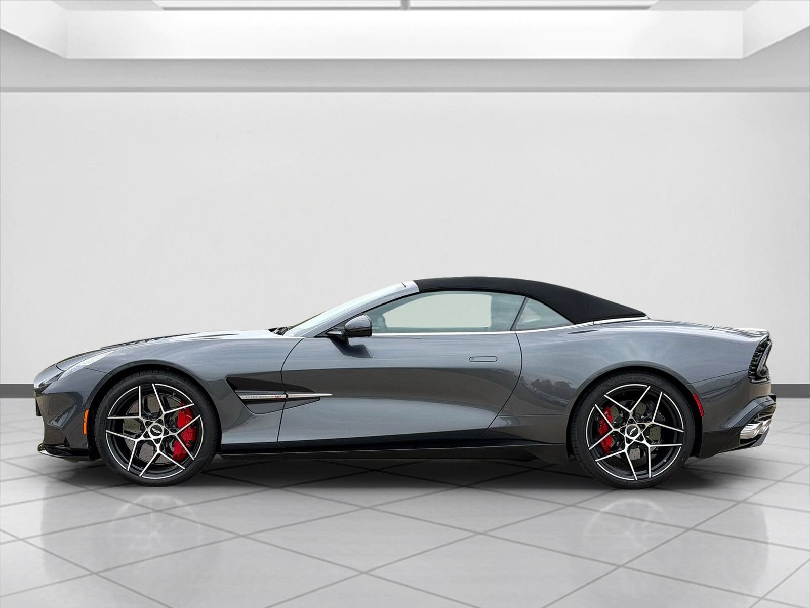New 2026 Aston Martin Vanquish Convertible RWD image 8