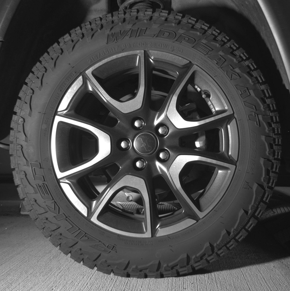 Used 2025 Jeep Compass Trailhawk AWD/4WD image 15