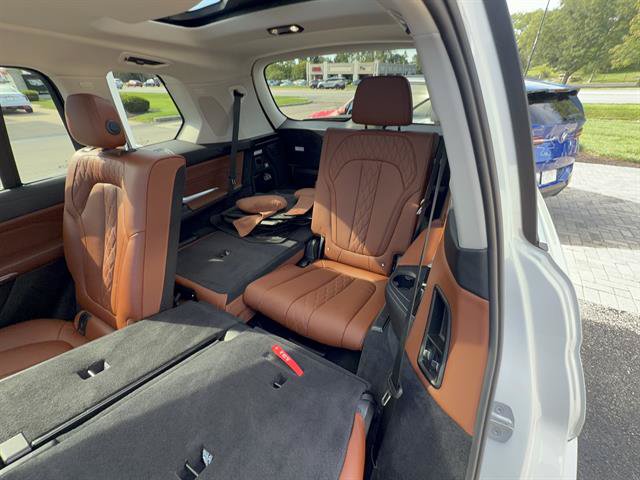 Used 2023 BMW X7 xDrive40i w/ Premium Package AWD/4WD image 33