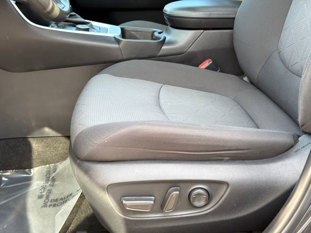 Used 2020 Toyota RAV4 XLE w/ Convenience Package image 18
