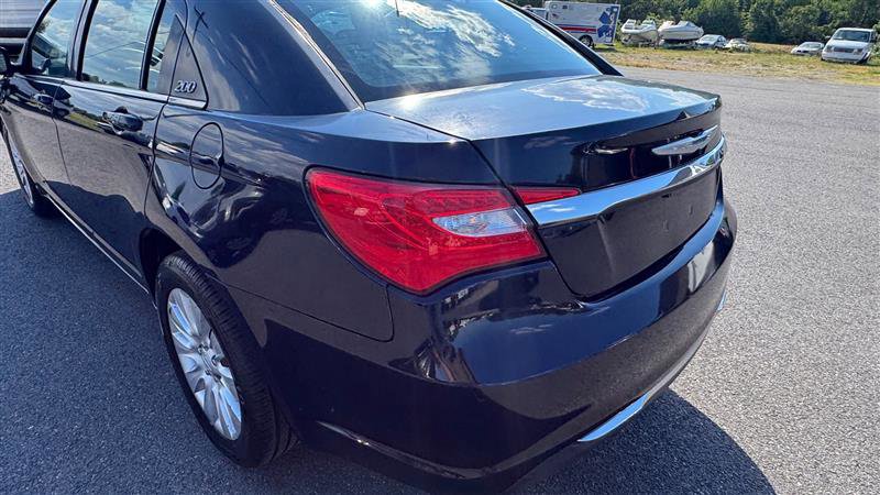 Used 2014 Chrysler 200 LX FWD image 15
