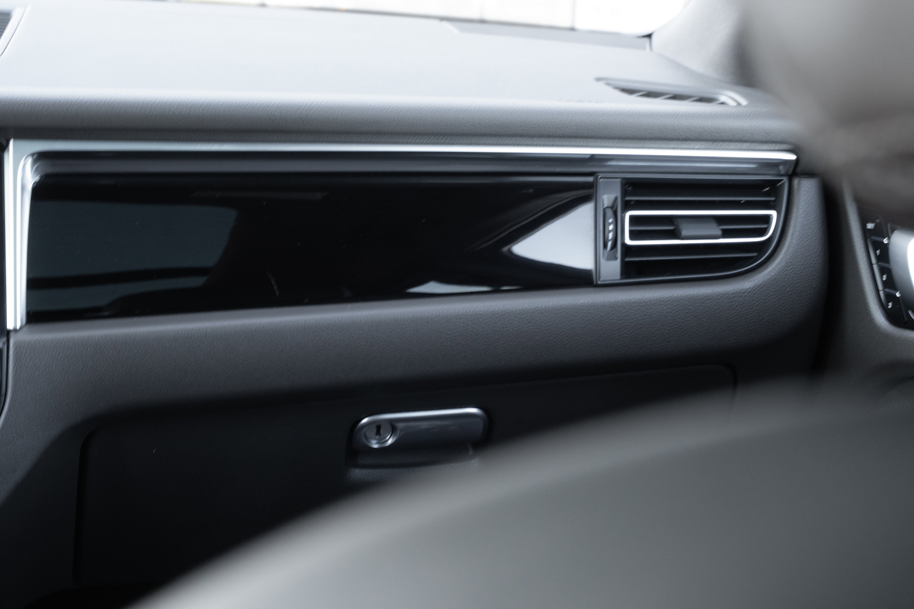 Used 2019 Porsche Macan S image 15