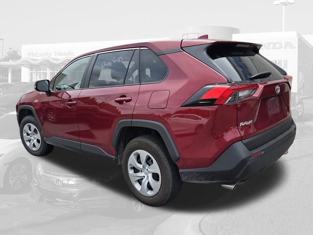Used 2025 Toyota RAV4 LE AWD/4WD image 3