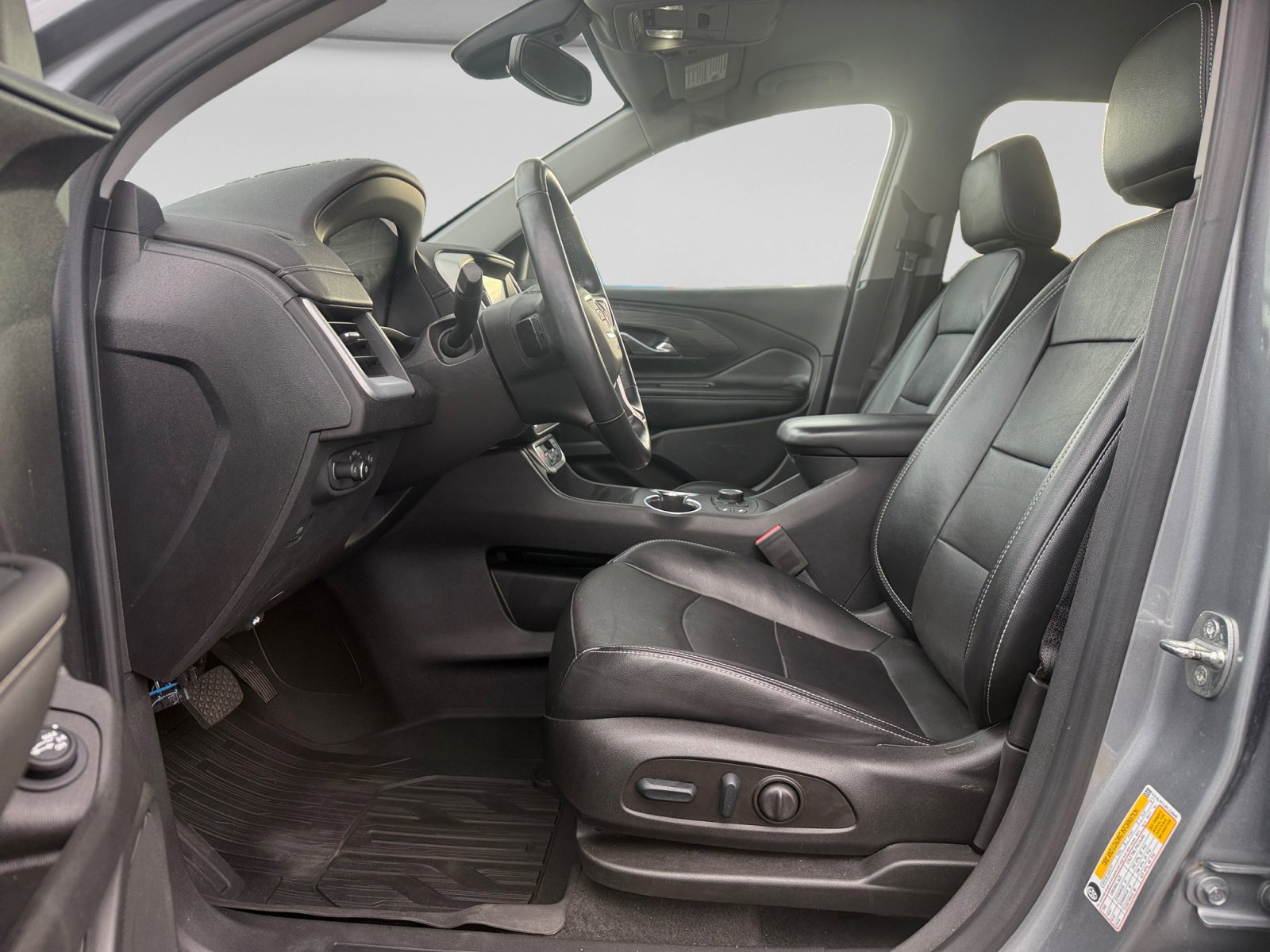 Used 2023 GMC Terrain SLT w/ LPO, Floor Liner Package image 10