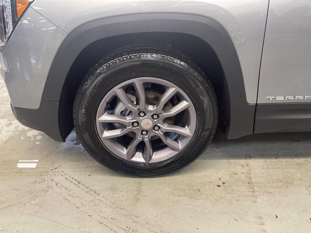 Used 2023 GMC Terrain SLT w/ LPO, Floor Liner Package AWD/4WD image 11