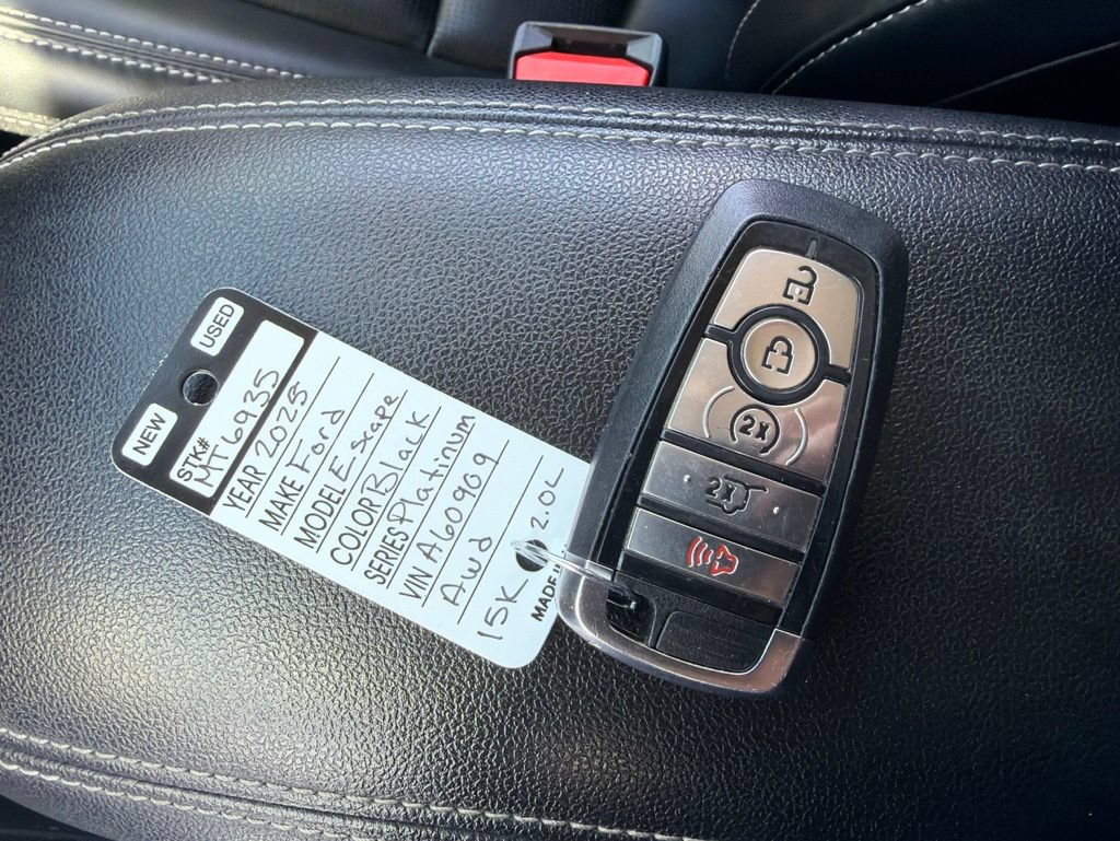 Used 2025 Ford Escape Platinum AWD/4WD image 28