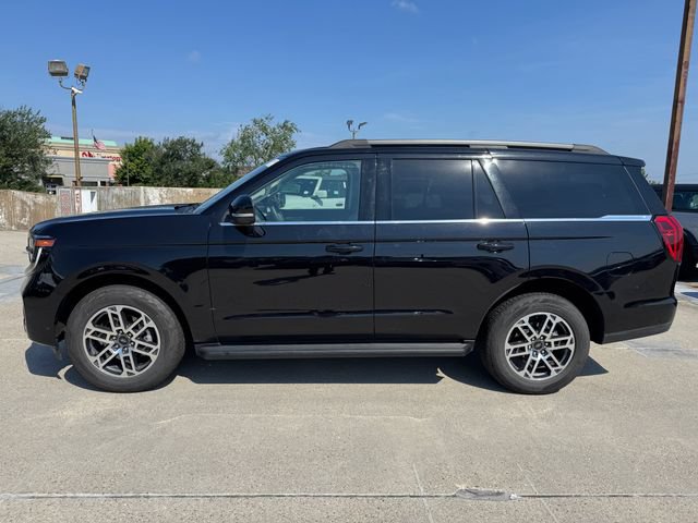 Used 2025 Ford Expedition Active AWD/4WD image 5