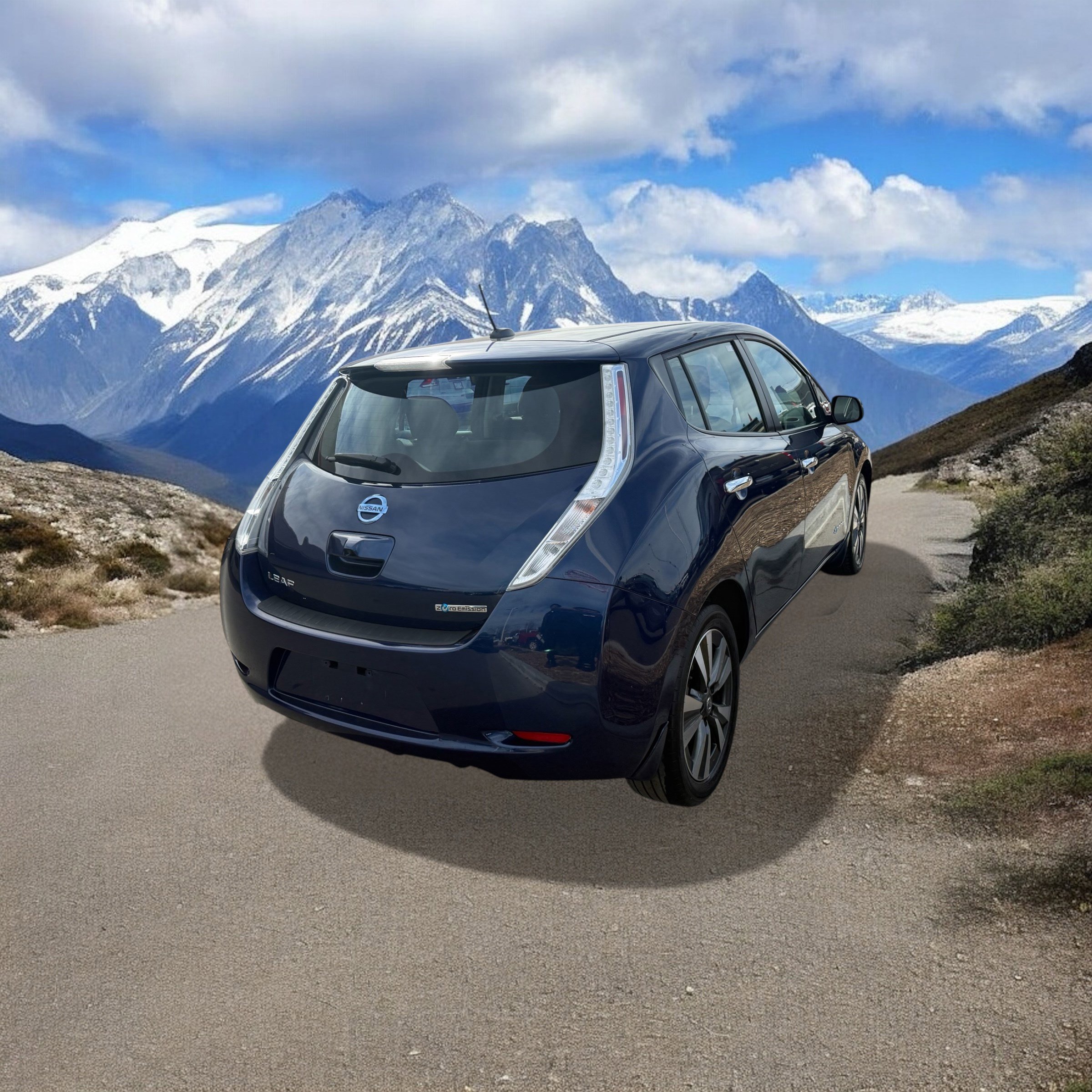 Used 2017 Nissan Leaf SV w/ Protection Package image 4