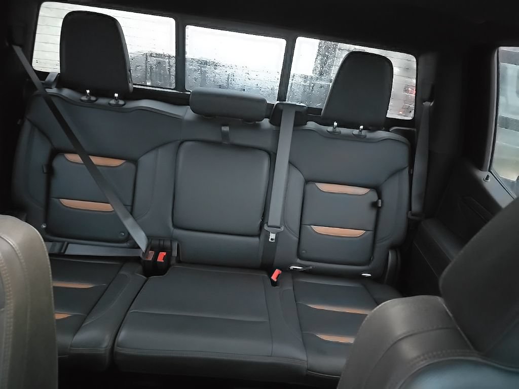 Used 2025 GMC Sierra 1500 AT4 w/ AT4 Premium Package AWD/4WD image 10