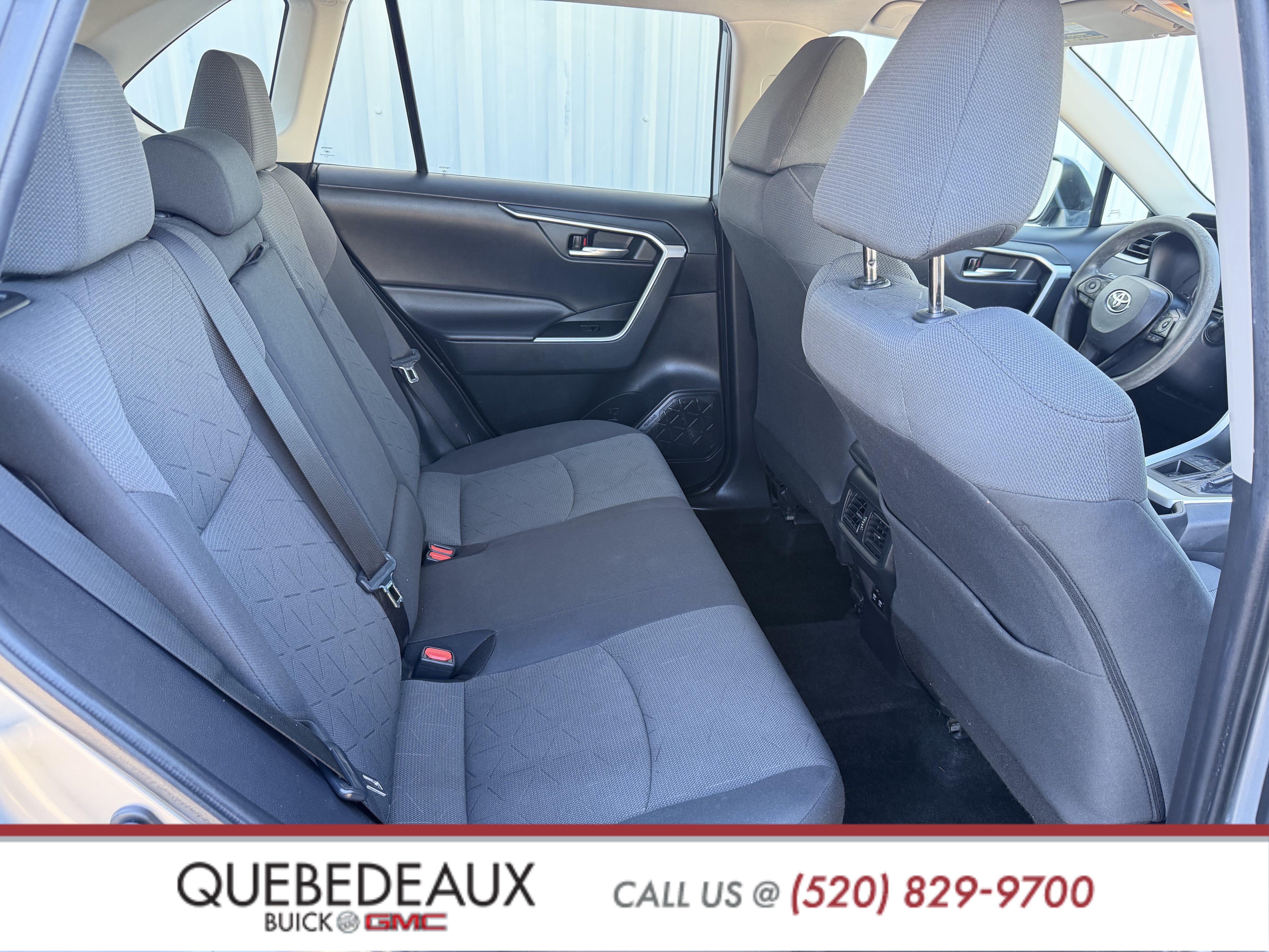 Used 2020 Toyota RAV4 XLE FWD image 12