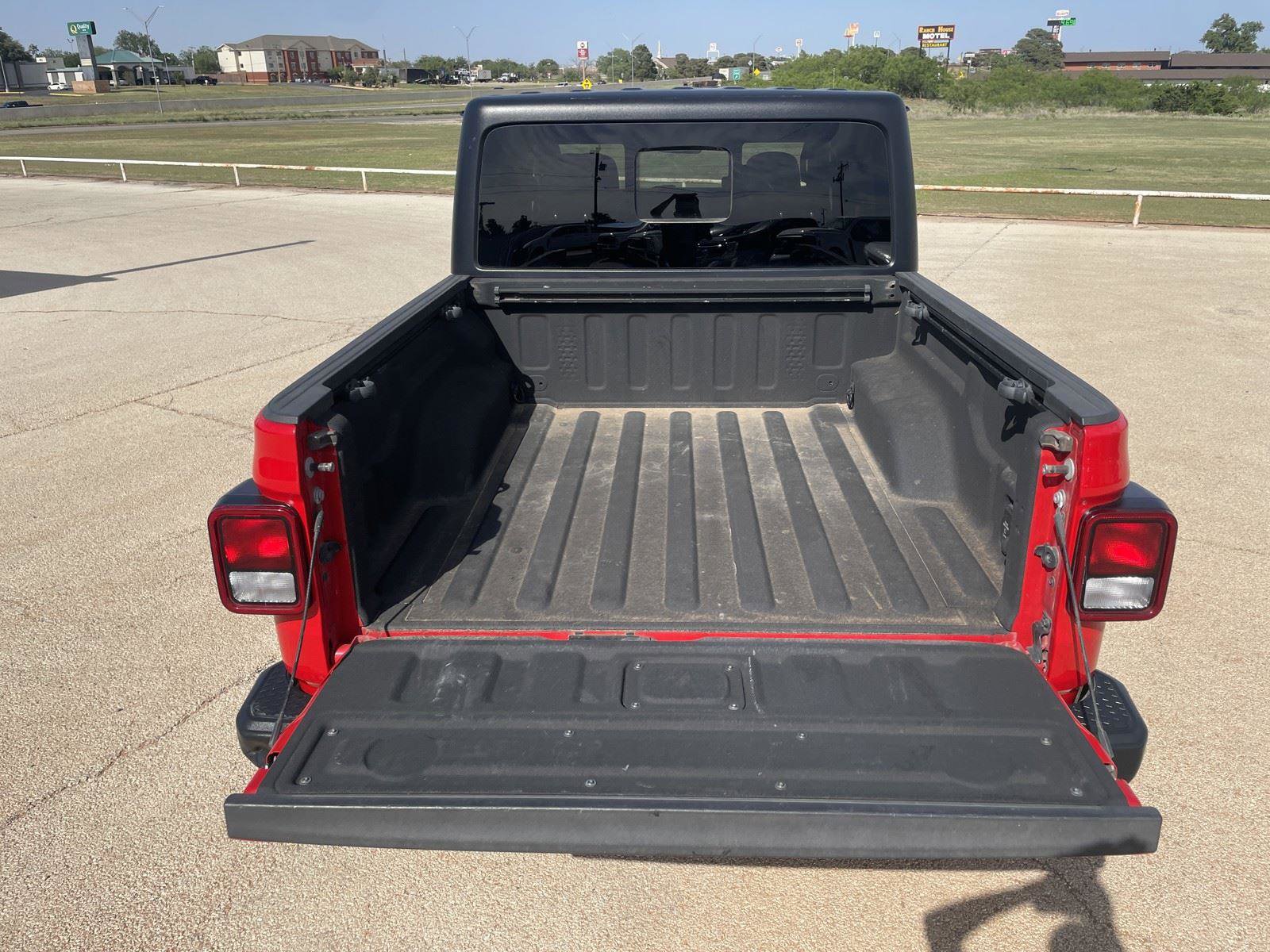 Used 2021 Jeep Gladiator Mojave AWD/4WD image 28