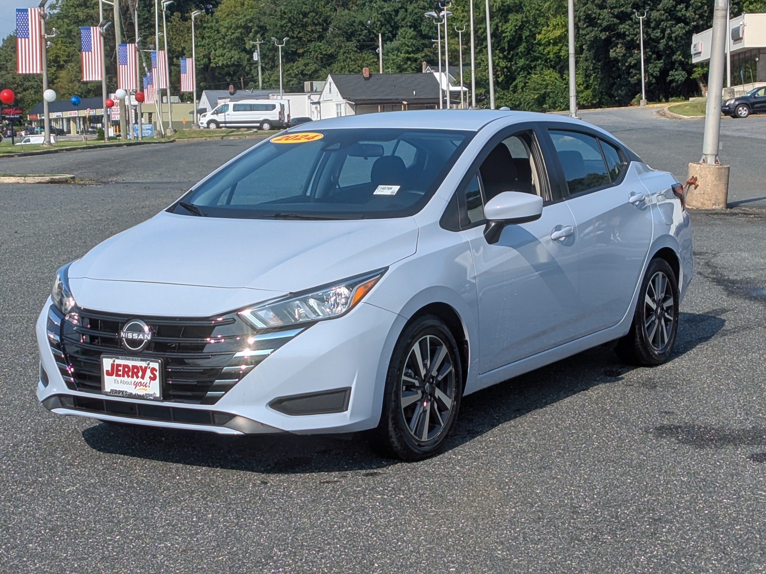 Used 2024 Nissan Versa SV FWD image 4