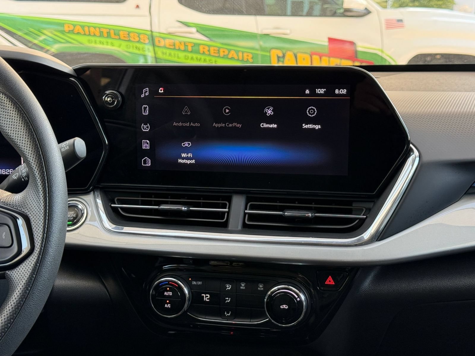 Used 2025 Chevrolet Trax LT FWD image 17