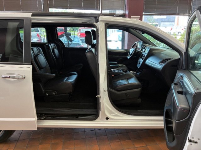 Used 2019 Dodge Grand Caravan GT image 33