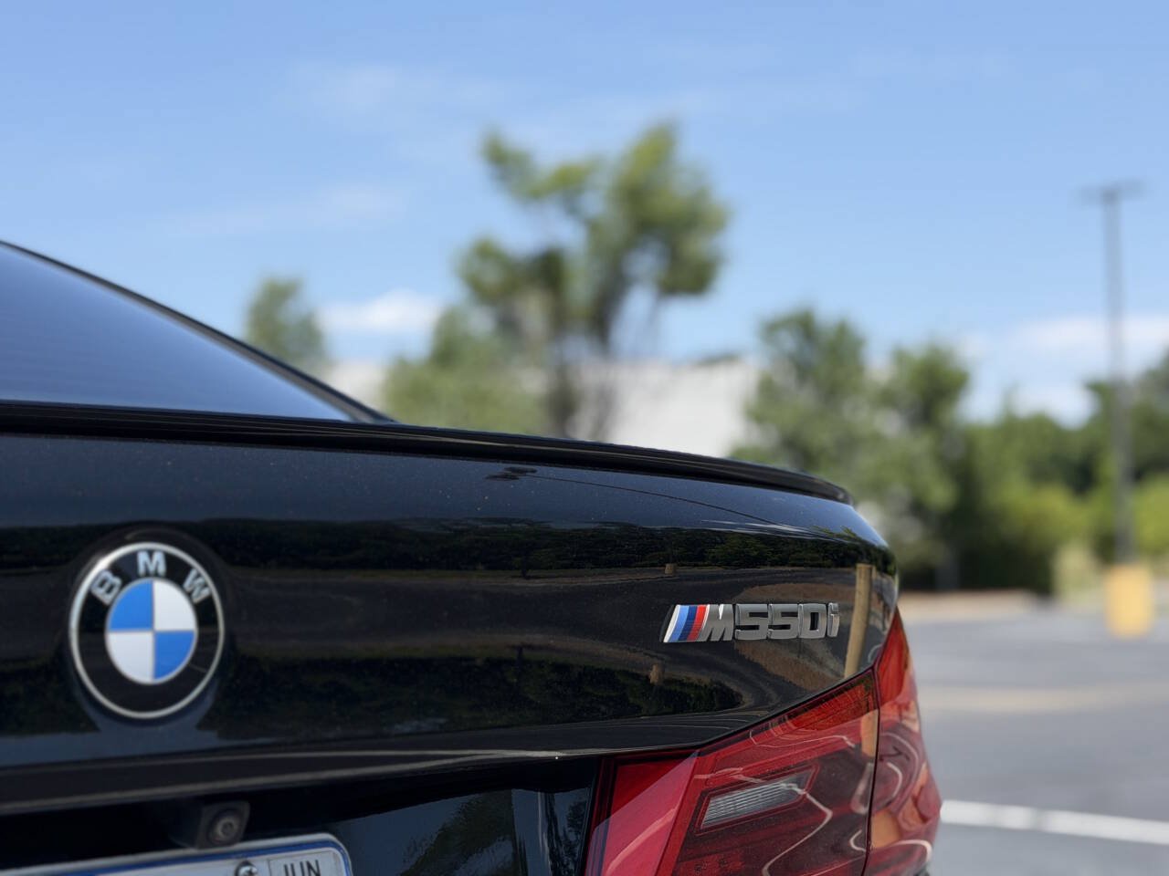 Used 2020 BMW M550i xDrive w/ Executive Package AWD/4WD image 12