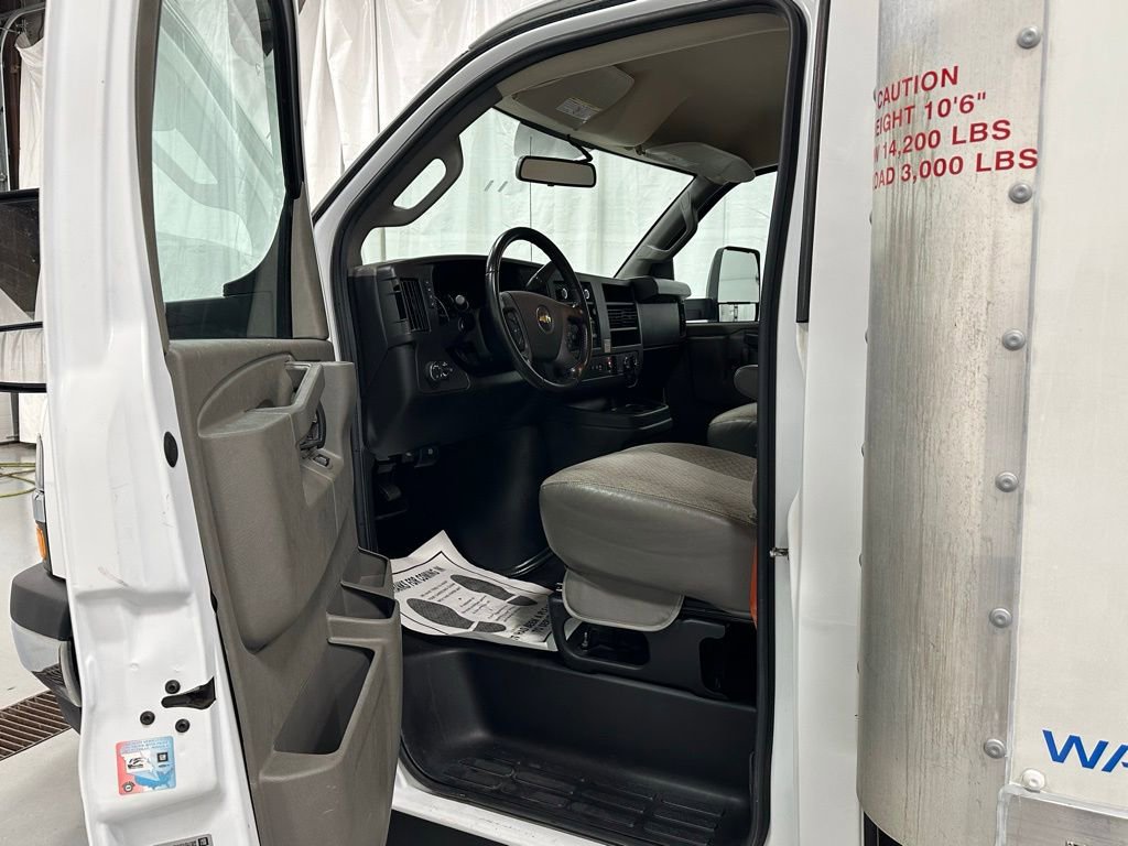 Used 2022 Chevrolet Express 3500 w/ Power Convenience Package image 10