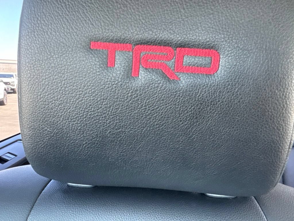 Used 2023 Toyota 4Runner TRD Off-Road Premium AWD/4WD image 33