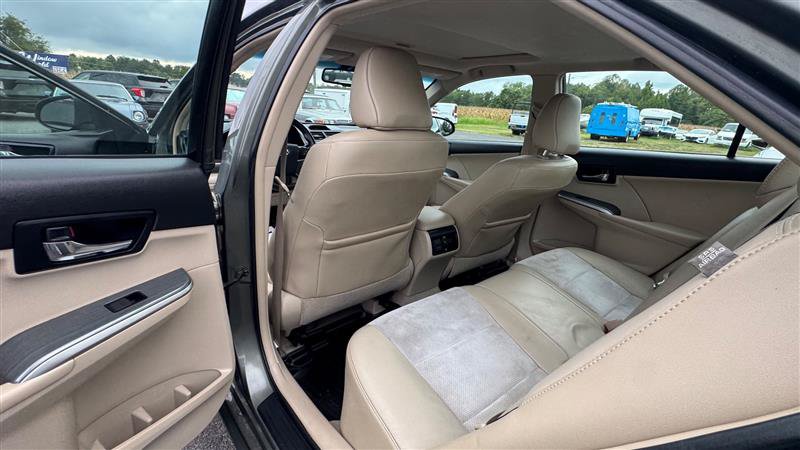 Used 2012 Toyota Camry XLE w/ Leather Pkg FWD image 35