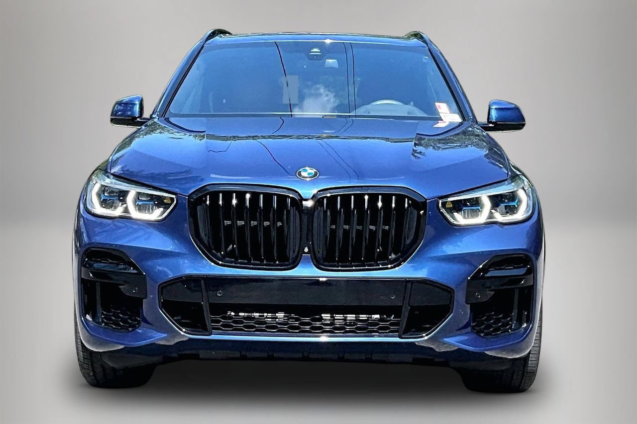 Used 2022 BMW X5 sDrive40i w/ M Sport Package RWD image 3