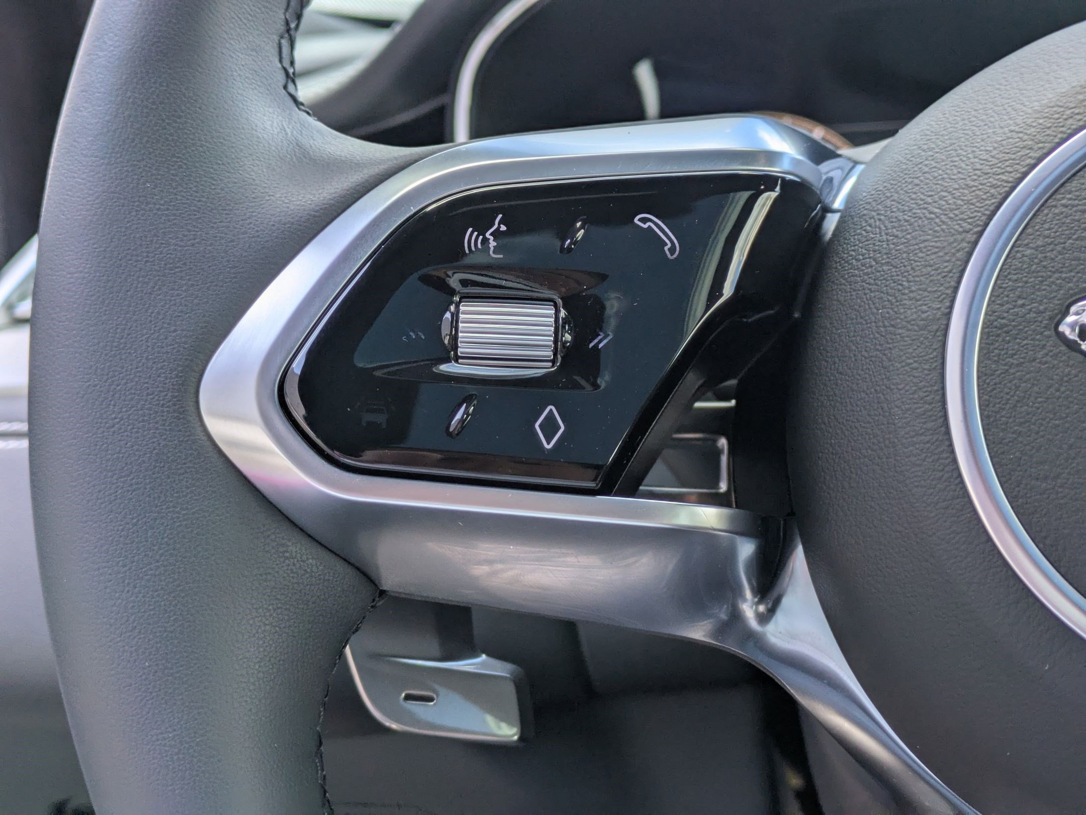 Used 2024 Jaguar XF R-Dynamic SE image 19