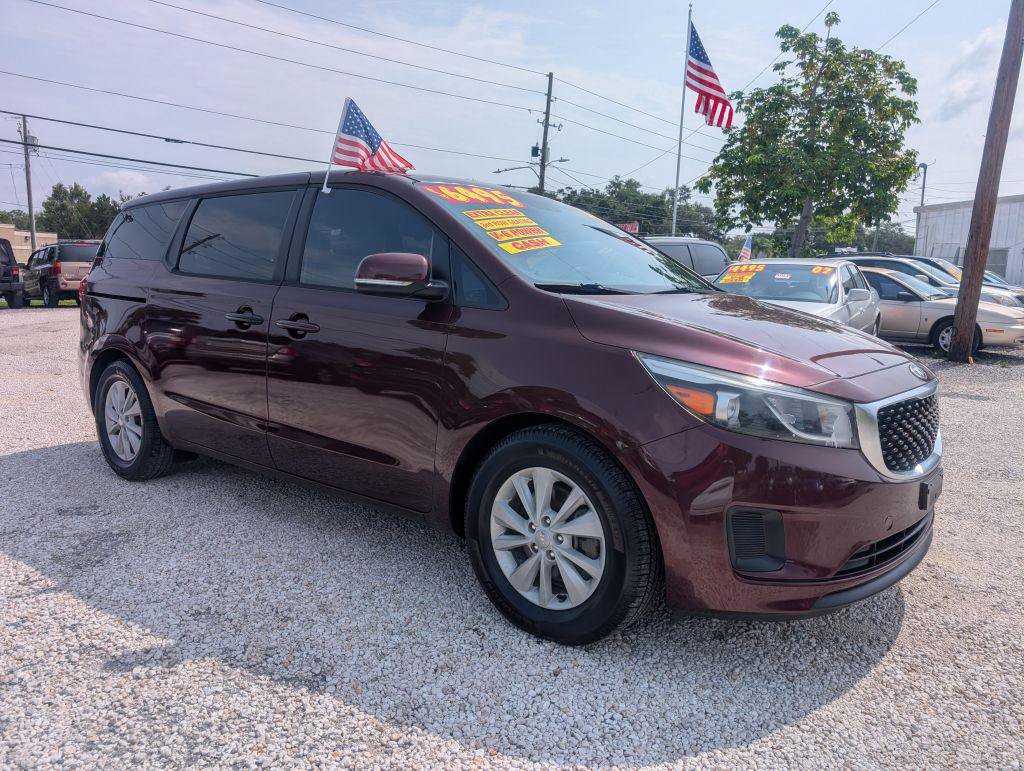 Used 2017 Kia Sedona LX FWD image 3