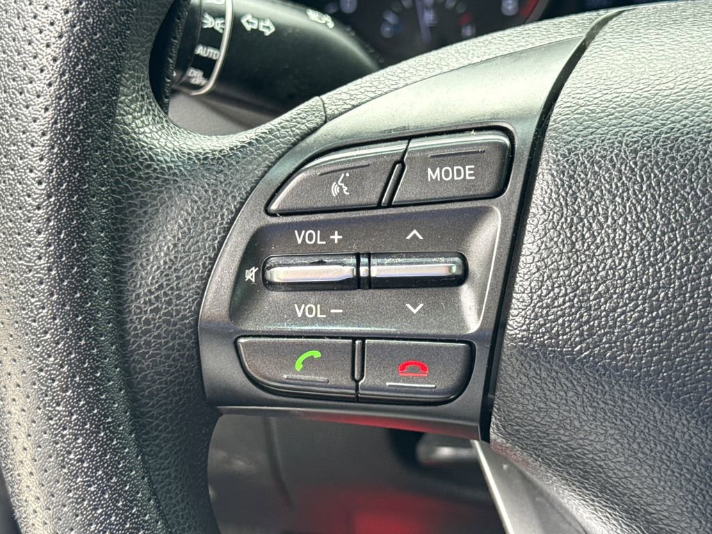 Used 2019 Hyundai Elantra GT FWD image 29