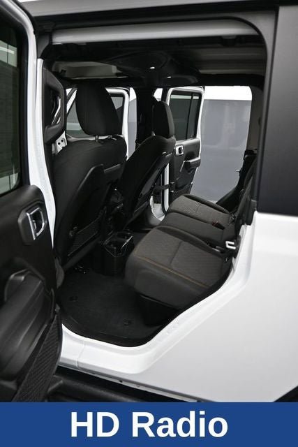 Used 2024 Jeep Gladiator Mojave w/ Technology Group AWD/4WD image 18