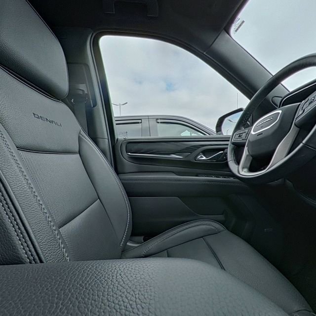 Used 2024 GMC Yukon Denali AWD/4WD image 30