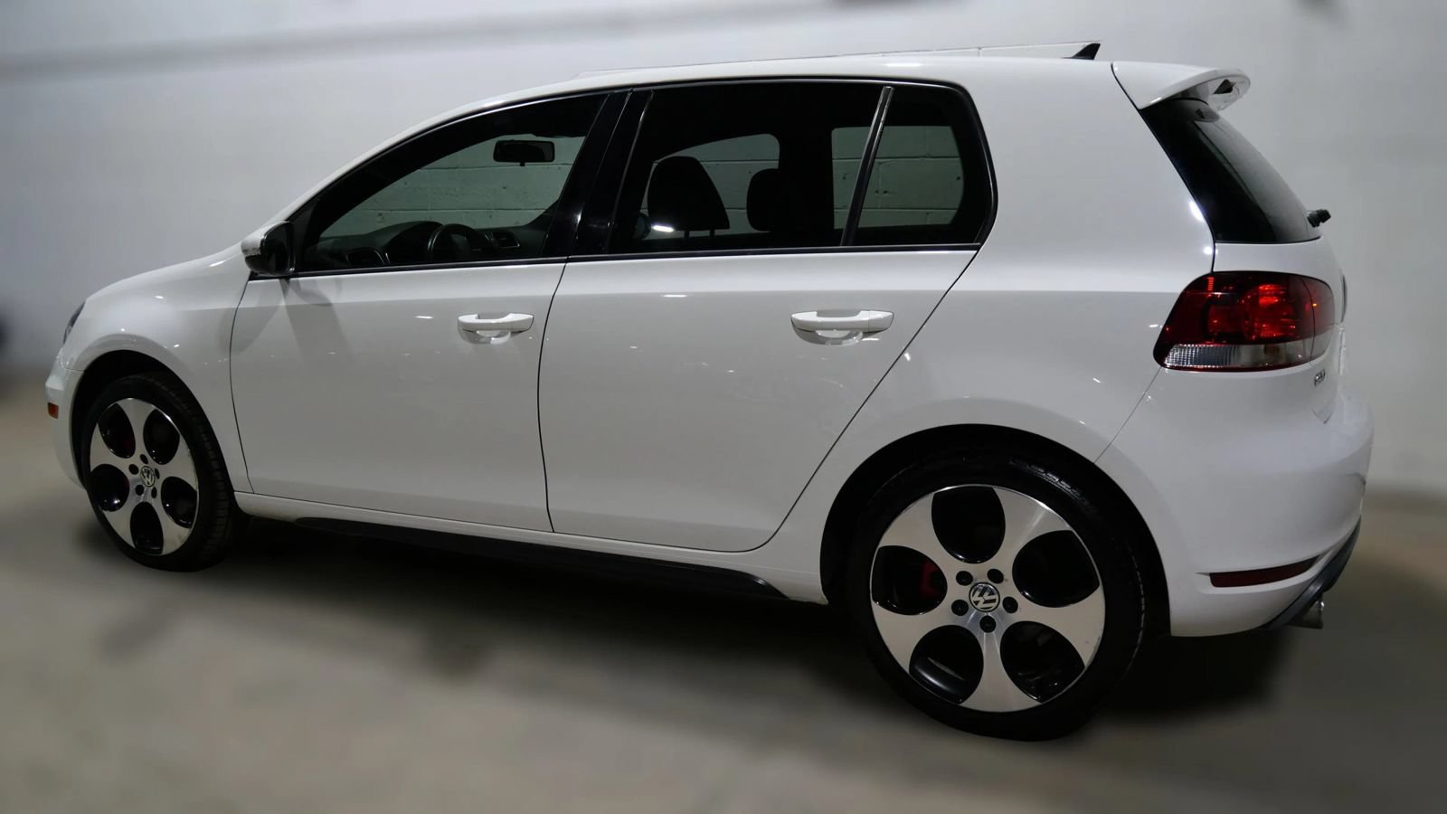Used 2013 Volkswagen GTI 4-Door FWD image 4