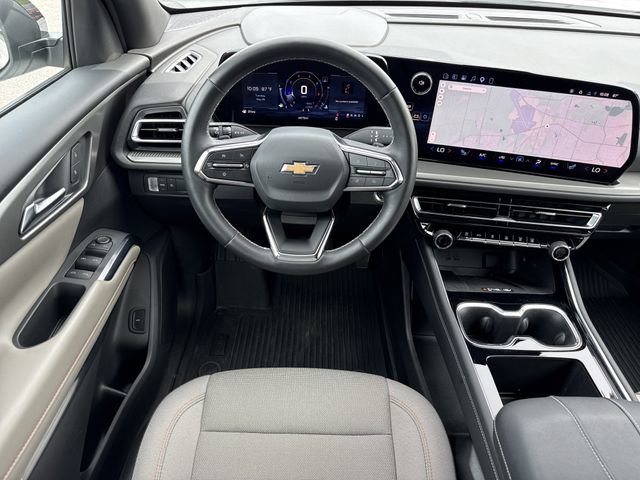 Used 2026 Chevrolet Traverse LT FWD image 16