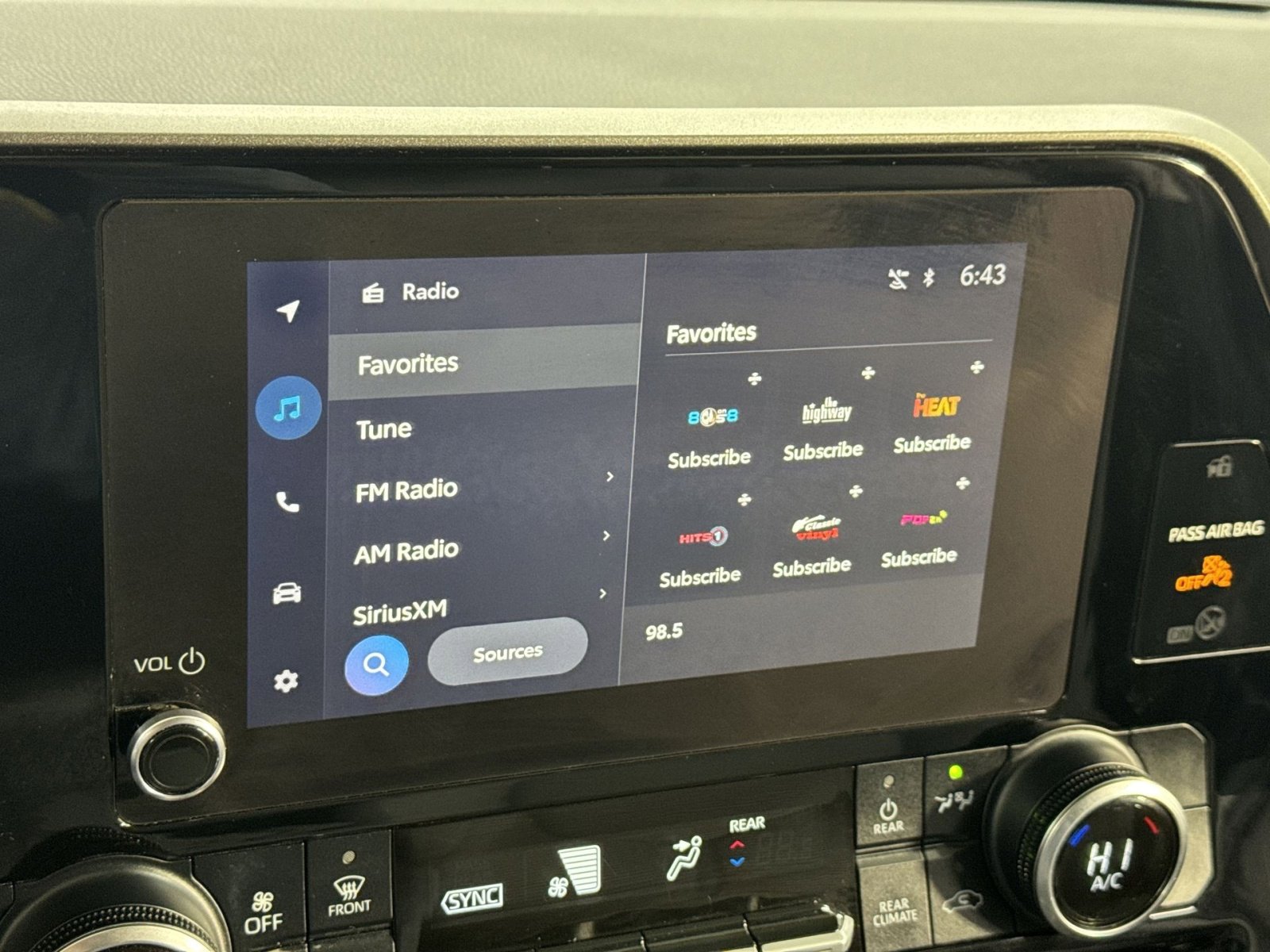 Used 2023 Toyota Highlander LE FWD image 22