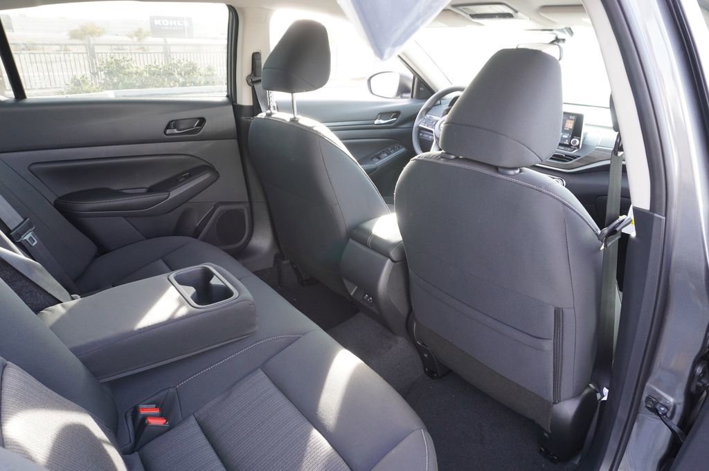 Certified 2025 Nissan Altima 2.5 SV image 10