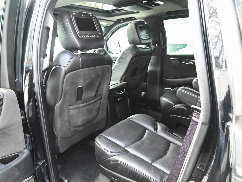 Used 2016 Cadillac Escalade Platinum image 17