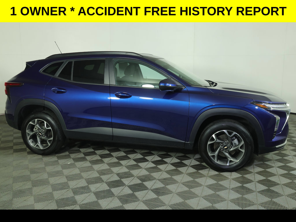 Certified 2024 Chevrolet Trax LT w/ Driver Confidence Package FWD image 2