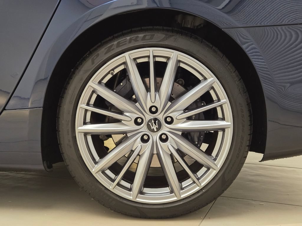 Certified 2023 Maserati Quattroporte Modena RWD image 14