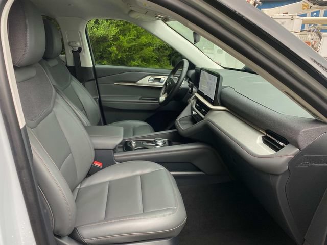 Used 2026 Ford Explorer Active w/ Active Comfort Package AWD/4WD image 36