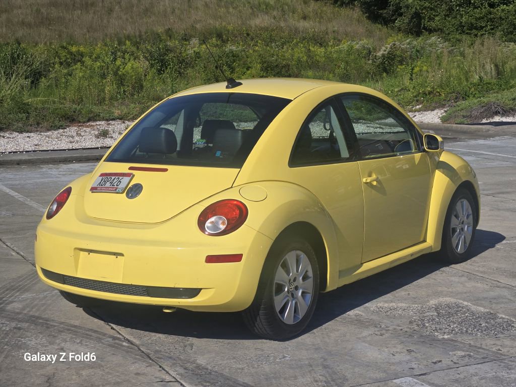 Used 2009 Volkswagen Beetle S image 4